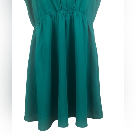 DRESS - Women's Forever 21 Emerald Green Short A-Line Sleeveless Dress. Size L - Picture 5 of 12
